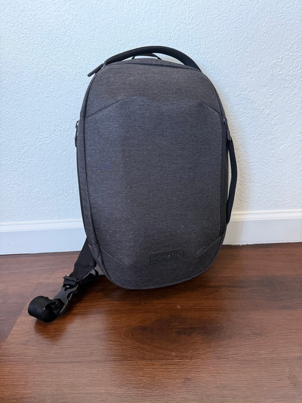 Nomatic Navigator Lite Sling Bag Backpack Gray Hard Shell Business Travel